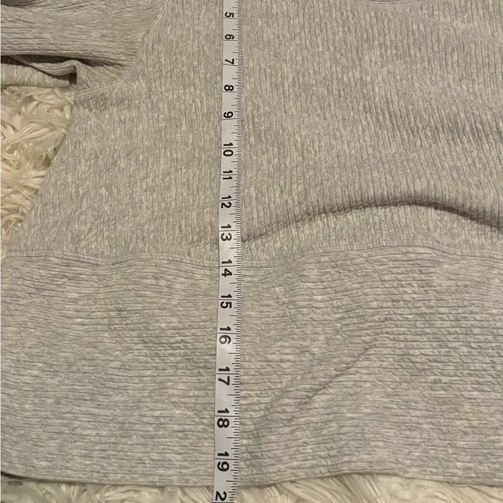 Lululemon Textured Hoodie Pullover Gray Oversized Small Cropped
